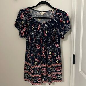 Women’s floral top sz M